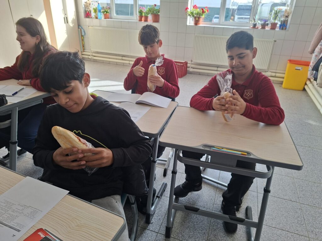 "Masă sănătoasă" în şcoala noastră 29c67563 268c 46c0 8d0c 5419e4b8380f
