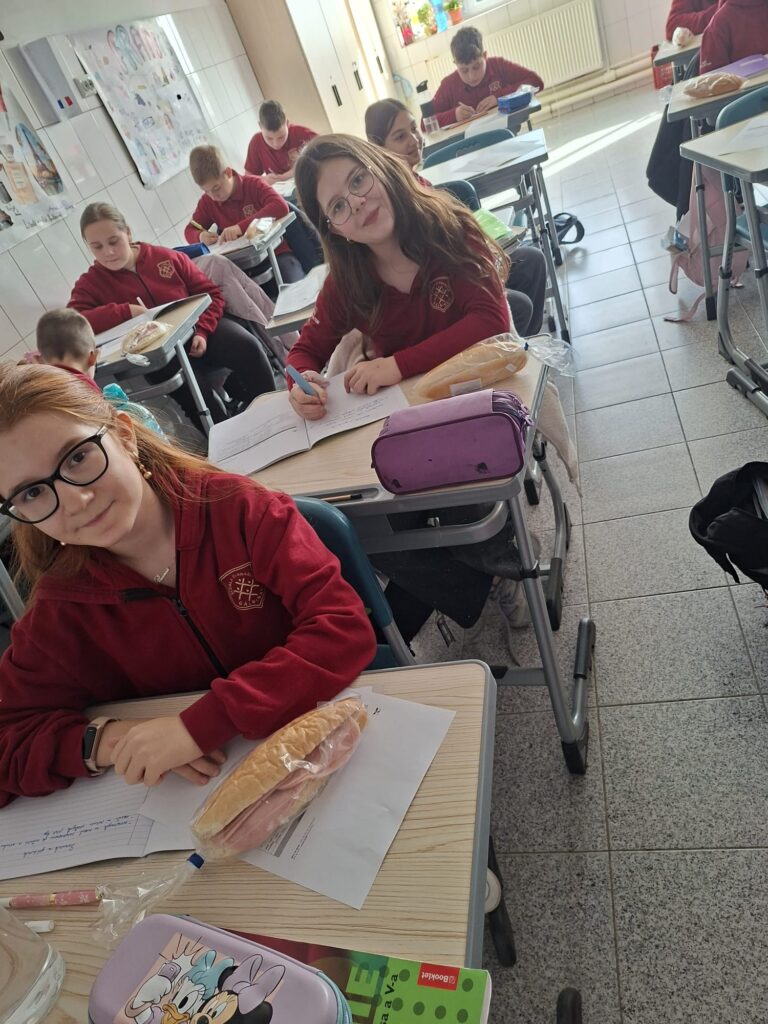 "Masă sănătoasă" în şcoala noastră 2bb414be 3d19 46c3 8593 1db3d3098959